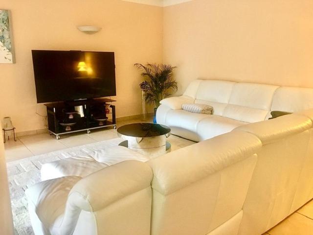 Serenity Chambre D'Hote Au Calme Des Maitres Tibetains Y Ont Sejourne 15 Mn Des Plages Apartment Mougins Exterior photo